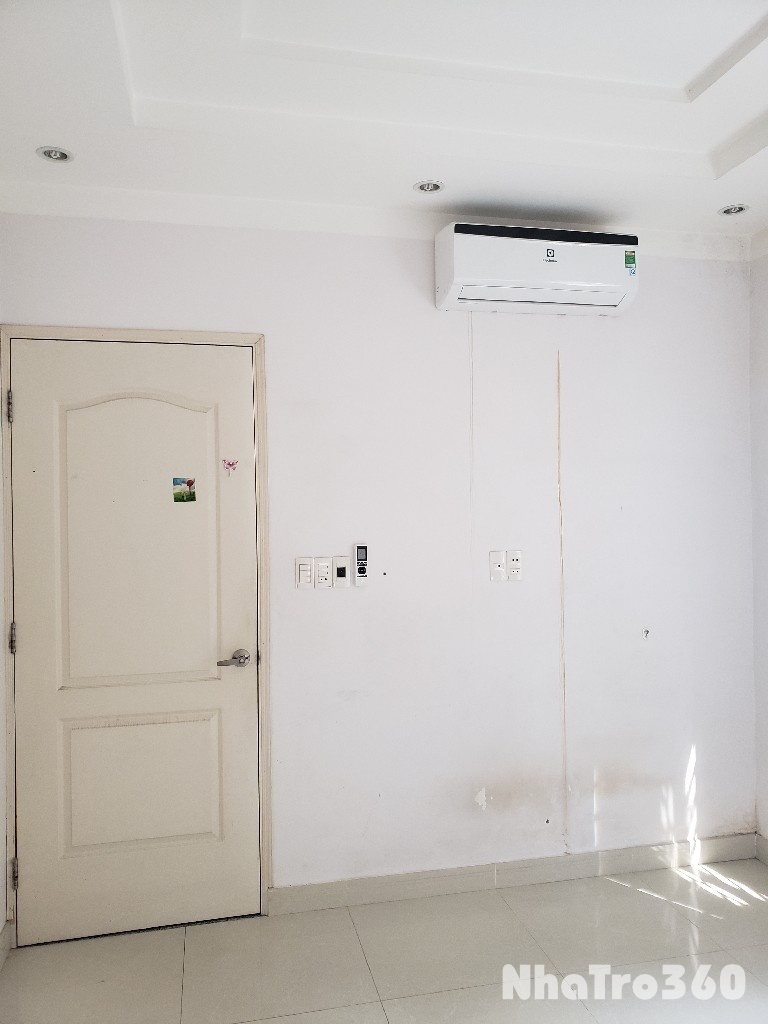 Cho nữ thuê phòng có máy lạnh
