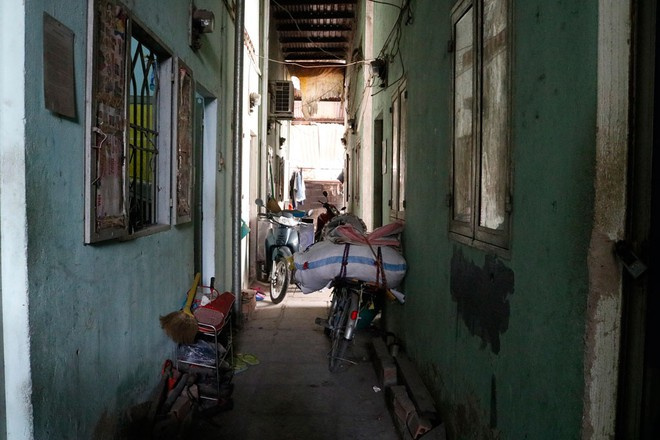 Dù nhiều người về quê nhưng một số dãy trọ vẫn có người bám trụ lại Sài Gòn