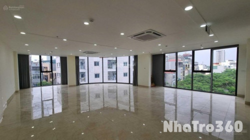 Văn Phòng cho thuê Full Kính 110m2 Phố Trung Hoà, Cầu Giấy - 23 Tr/Tháng. Ô TÔ đỗ cửa