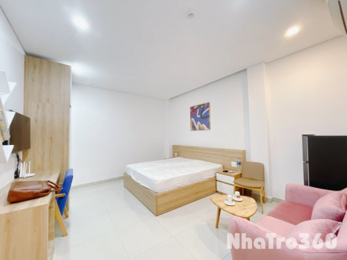 Studio full nội thất, mặt tiền đường, gần ĐH Luật