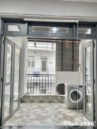 Phòng cho thuê 40m2 có ban công lớn ,toilet riêng