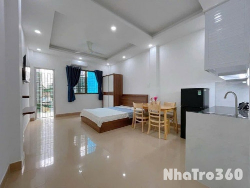 Căn hộ Studio full nội thất cửa sổ lớn Cô Giang Q1