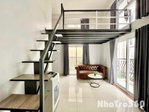 Duplex ban công, y hình, full nội thất, Gần UFM Q7