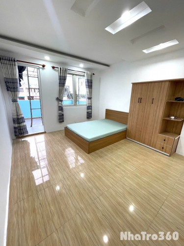 CĂN STUDIO BAN CÔNG THANG MÁY 40M2 QUẬN 4