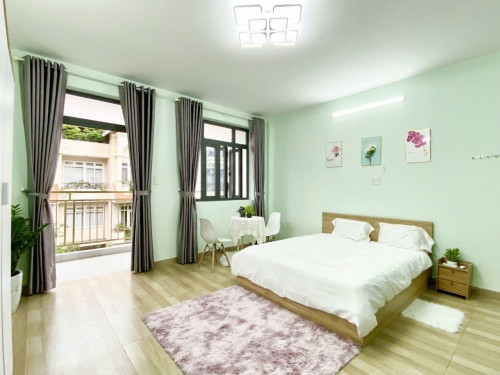 Studio ban công thoáng - tách bếp - full nội thất - 40m2 ở Tân Hưng