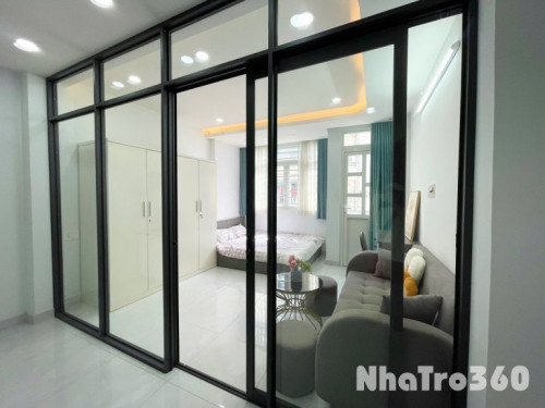 Studio Ban Công Tách Bếp Full NT Quận 1