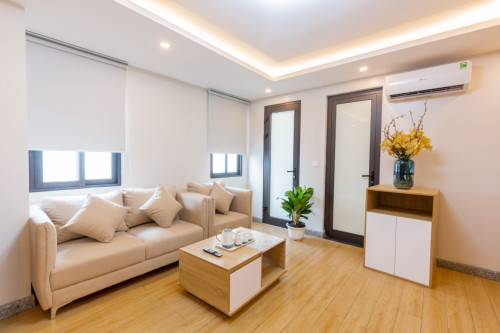 Cho thuê căn hộ ngõ 118 Vũ Miên -Yên Phụ, Tây hồ , cách hồ vài mét, gần đường Thanh Niên.