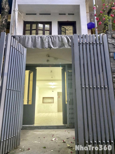 Cho thuê nhà 2 tầng 1 tum vị trí đẹp ở Nguyễn Chí Thanh, Đống Đa