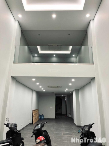 Cho thuê tầng trệt + tầng lửng để kinh doanh mặt phố Nguyễn Sơn, Long Biên