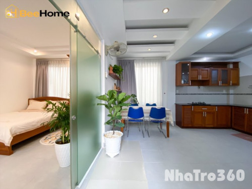 Căn hộ 1 phòng ngủ, ban công, máy giặt riêng, cho nuôi pet, Quận 1 gần chợ Tân Định, công viên Lê Văn Tám