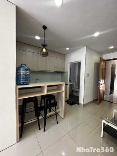 Cho thuê căn hộ Studio ban công gần ĐH Văn Lang Q1