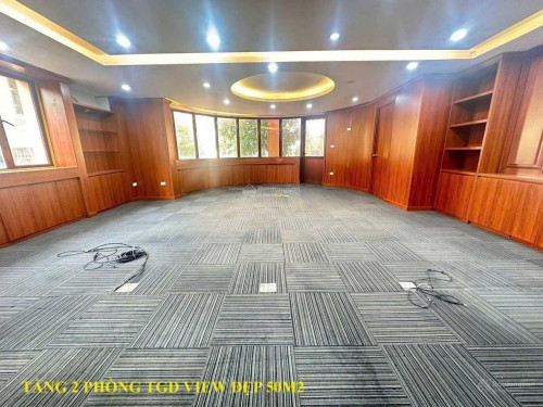 Cho thuê sàn văn phòng mặt phố Lò Đúc, 2 mặt thoáng. Giá 23 triệu/th. 150m2/sàn. Có hầm thang máy