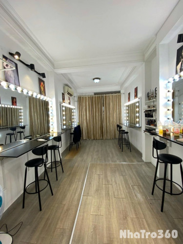 NHƯỢNG LẠI STUDIO MAKEUP Địa chỉ: 748 Nguyễn Đình Chiểu, P1, Q3, TP.HCM