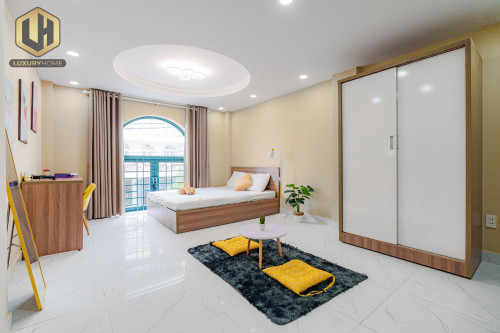 STUDIO Cửa sổ to full nội thất gần Phú Mỹ Hưng , Crescent Mall