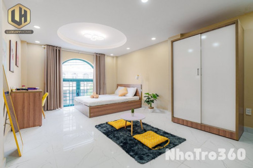 STUDIO Cửa sổ to full nội thất gần Phú Mỹ Hưng , Crescent Mall