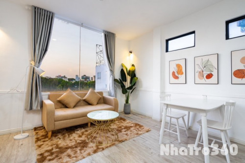 Cho thuê căn hộ Penthouse 1PN cửa sổ Quận 1 GầnVLU