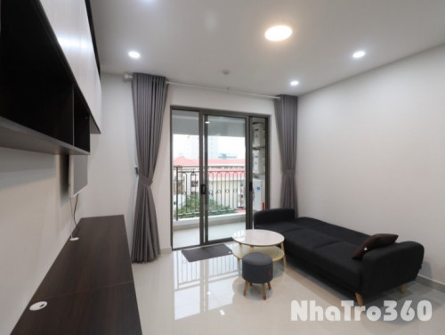 Cho thuê rẻ căn hộ 2 phòng ngủ 68m2 Saigon Royal trung tâm Sài Gòn