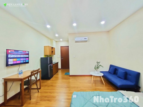 Studio giá rẻ cửa sổ, bancon full nội thất tại Q7