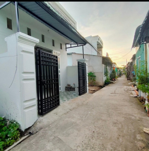 095🌋 Nhà Chỉ : 5tr/tháng. ✓✓ 2 phòng ngủ 

Cho thuê nhà hẻm đường Trần Nam Phú, An Khánh, Ninh Kiều gần ĐH Y Dược