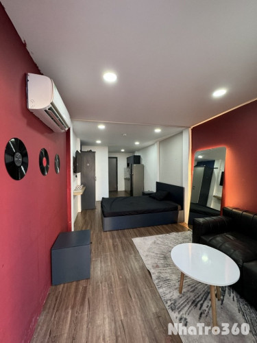 Studio full nội thất ban công lớn Quận 10