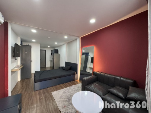 Studio full nội thất ban công lớn Quận 10