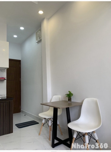 Studio cửa sổ gần Trần Hưng Đạo, Bùi Viện