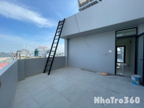 TRỐNG ROOFTOP 90 M2 NGAY CẦU NGUYỄN VĂN CỪ