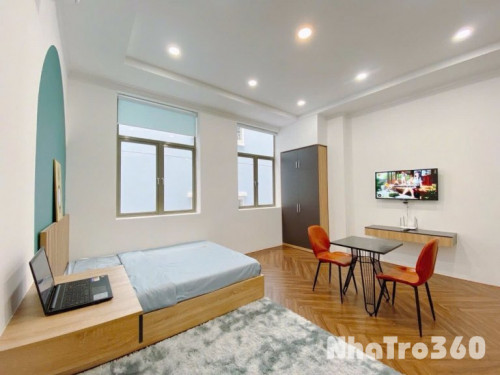 Studio 30m2, đủ nội thất, 2 cửa sổ lớn,ngay Vincom