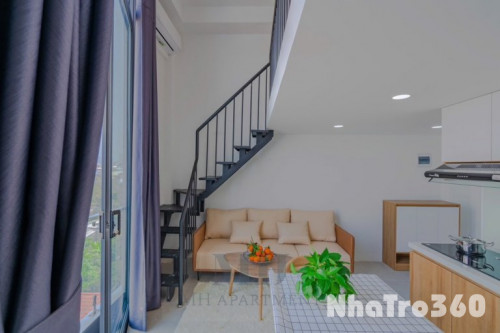 Duplex ban công đầy đủ nội thất gần RMIT