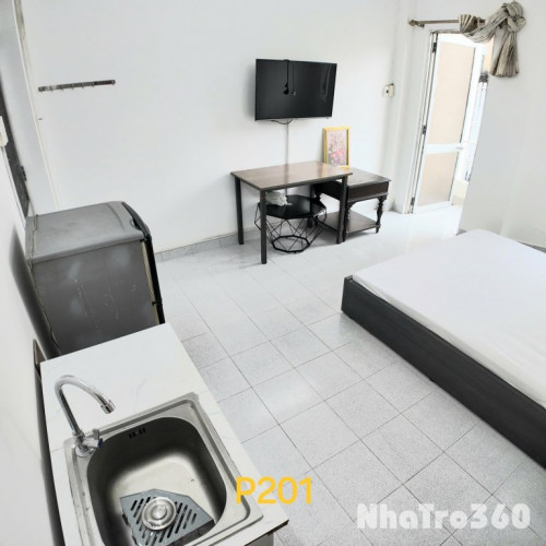 Cho thuê căn hộ ban công, Q10, đường 3/2, gần ĐH Kinh Tế, Công Trường Dân Chủ, Toà nhà Viettel