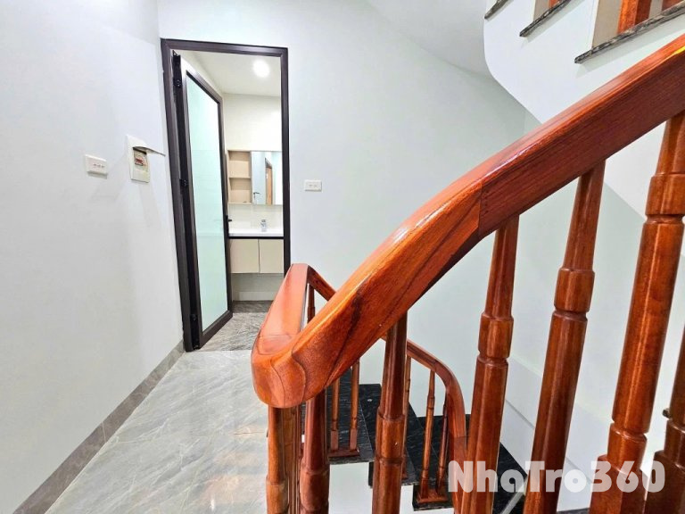 Chính chủ cho thuê nhà nguyên căn 5 tầng Trung Tựu