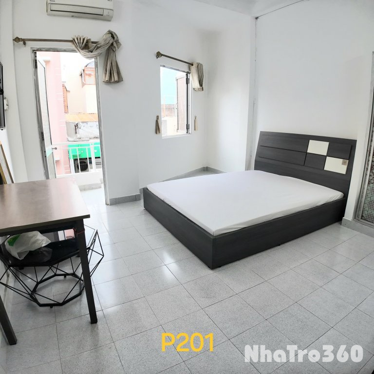 Cho thuê căn hộ ban công, Q10, đường 3/2, gần ĐH Kinh Tế, Công Trường Dân Chủ, Toà nhà Viettel