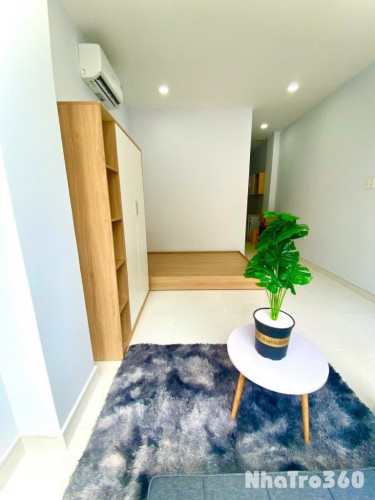 🏡 Cho thuê căn hộ ban công, Q10, đường Hoà Hưng, gần Vòng Xoay Dân Chủ, Chợ Hoà Hưng, Go Miền Đông