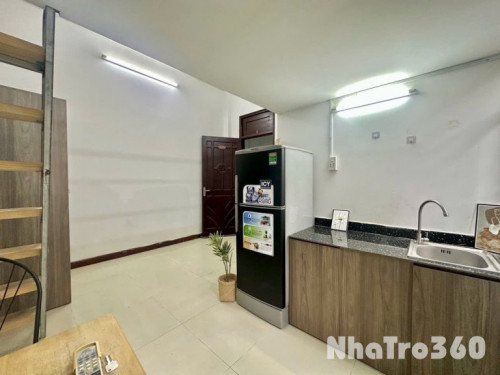Duplex cửa sổ lớn full nội thất gần sân bay