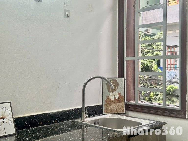 Duplex cửa sổ lớn full nội thất gần sân bay