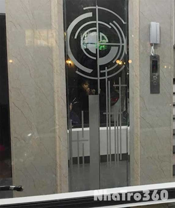 Cho thuê nhà hai cửa đi , thang máy,vỉa hè, 116m2- 4T, Đào Tấn_43 Tr