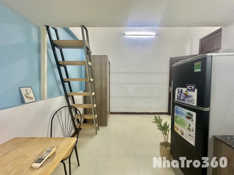 Duplex cửa sổ lớn full nội thất gần sân bay