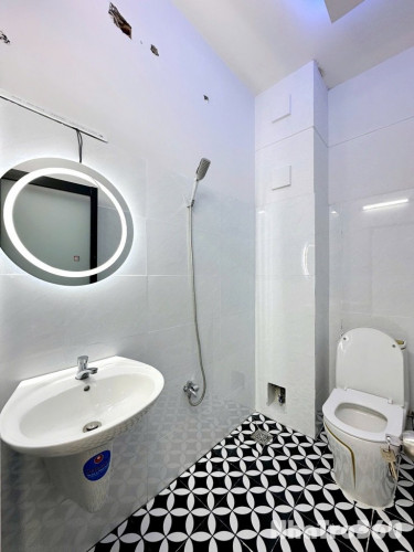 1PN FULL NT CÓ BAN CÔNG GẦN CV LÊ THỊ RIÊNG QTB