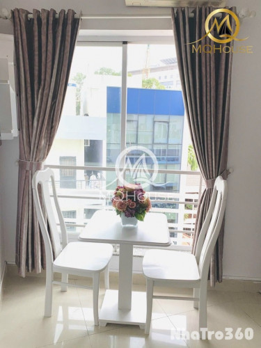 Căn hộ cửa sổ lớn full nội thất gần Etown