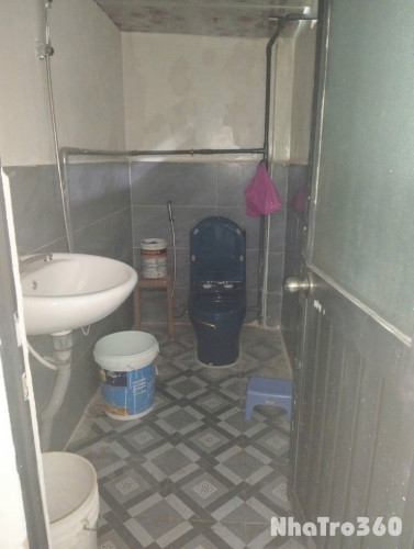 CHO THUÊ PHÒNG RỘNG 80m2 MẶT TIỀN LÊ THỊ BẠCH CÁT, P.11, Q.11 CHỈ CÓ 6 TRIỆU.