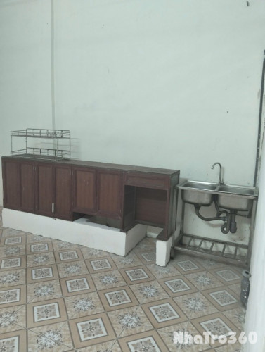 CHO THUÊ PHÒNG RỘNG 80m2 MẶT TIỀN LÊ THỊ BẠCH CÁT, P.11, Q.11 CHỈ CÓ 6 TRIỆU.