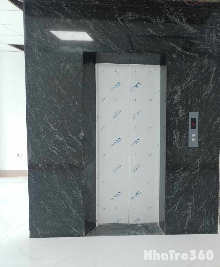 Cho thuê Nhà mới , thang máy,vỉa hè, 123m2- 4T, Hoàng Quốc Việt_47 Tr