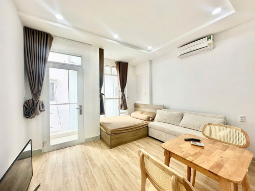Studio tách bếp ban công Q1 - gần công viên Lê Văn Tám, chợ Tân Định, cầu Hoàng Hoa Thám,...