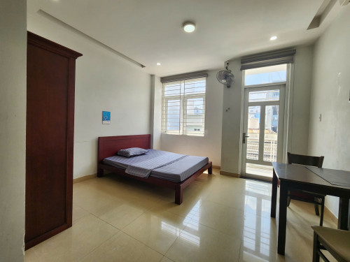 Studio ban công Q10 - gần công viên Thỏ Trắng, Đh Bách Khoa, Đh Huflit, ...
