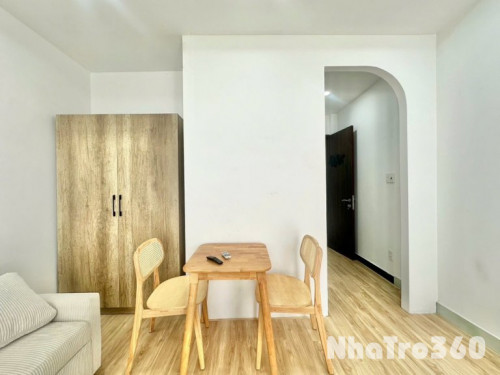 MỚI 100% - FULL NỘI THẤT 40M2 TÁCH BẾP GIÁP Q1