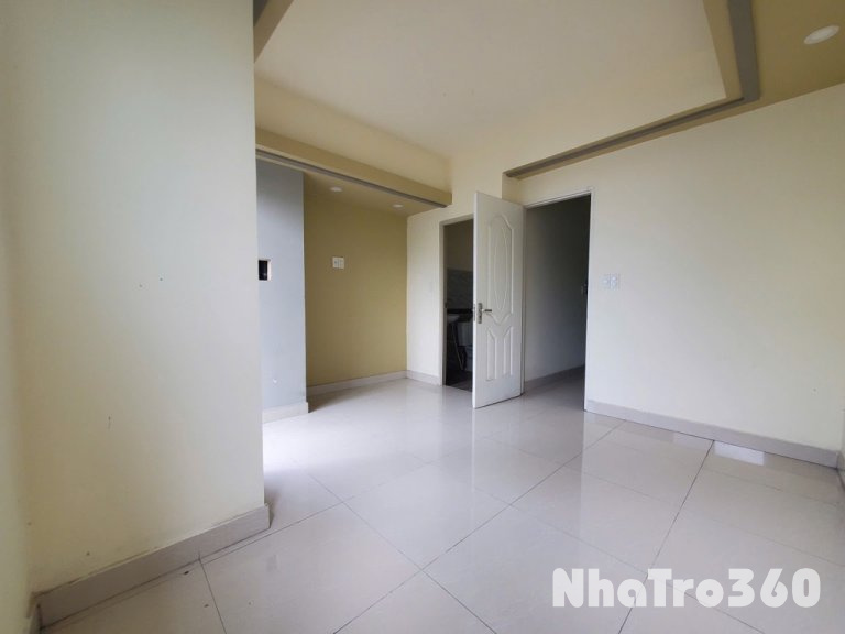 VẪN TRỐNG PHÒNG Ạ (có ban công 3tr8, kbcong3tr3)