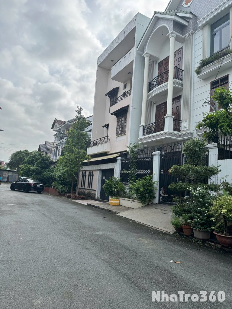 Cho thuê căn biệt thự đường 23, Hiệp Bình Chánh, nhà xây 1 trệt 2 lầu, sân thượng. DT 8x15