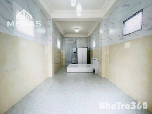 Full nội thất, ban công, rộng, thang máy