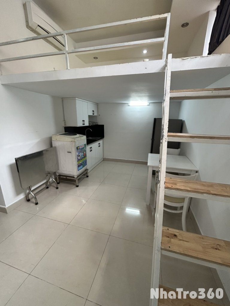 Cho thuê căn hộ duplex (có gác), Q10, đường Tô Hiến Thành, gần Vòng Xoay Dân Chủ, chợ Hoà Hưng, Go Miền Đông