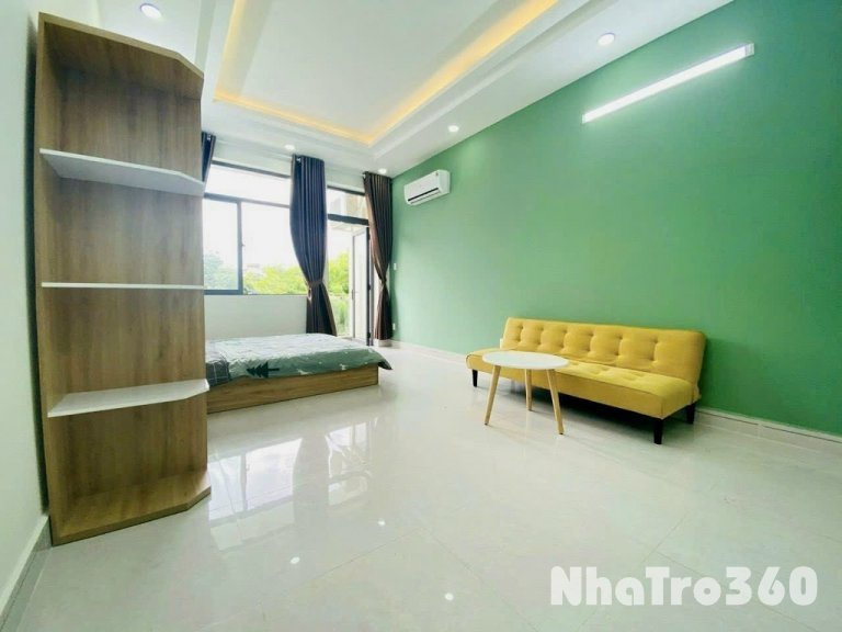 STUDIO RỘNG, ban công , Full nội thất,gần RMIT UEH